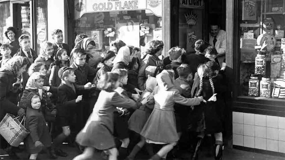 Black Friday bắt nguồn từ sự hỗn loạn trong ngày mua sắm sau Lễ Tạ ơn năm 1950